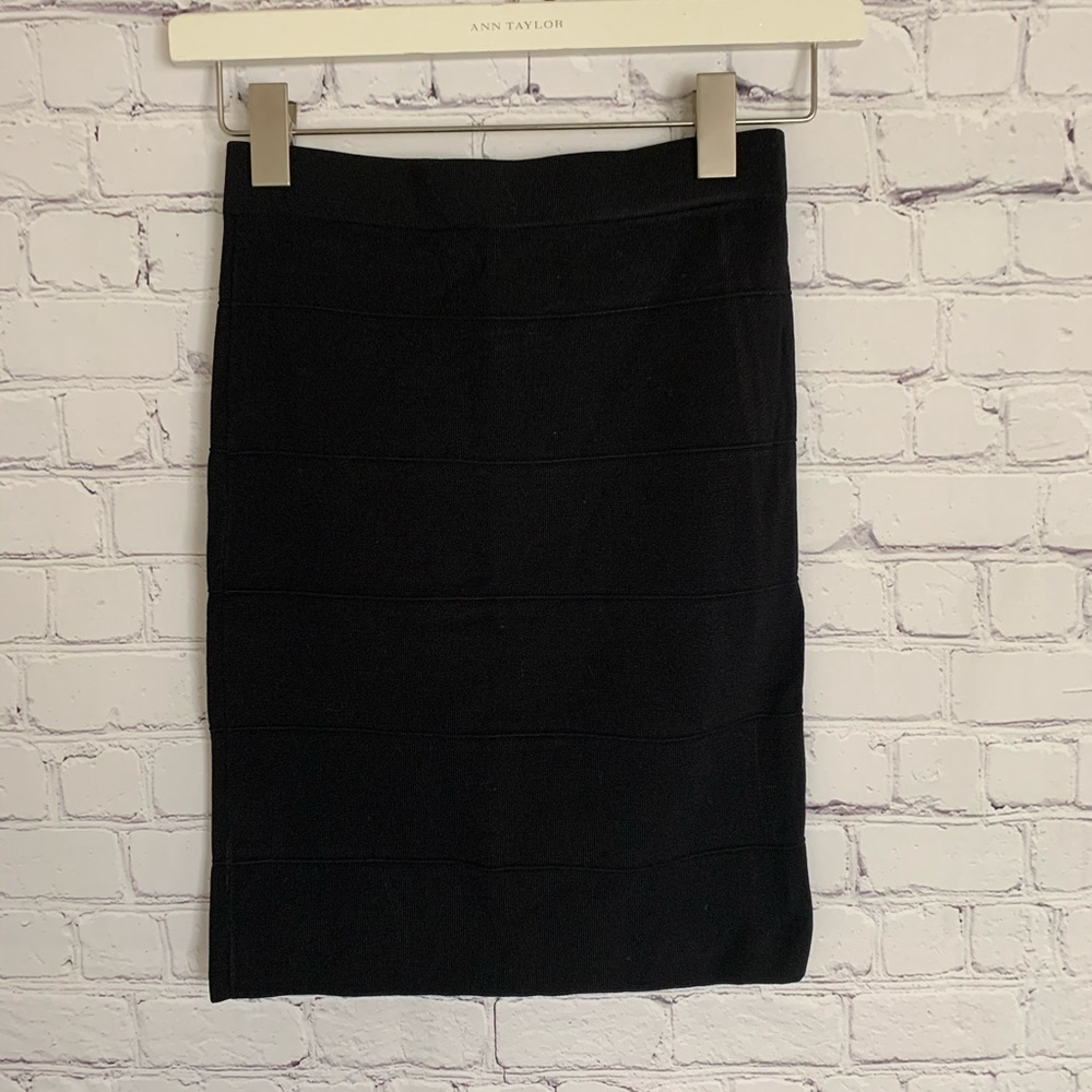 Mac studio elastic waist mini skirt
